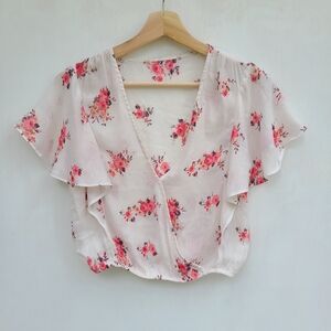 Rouje-vibe floral flutter-sleeve crop blouse